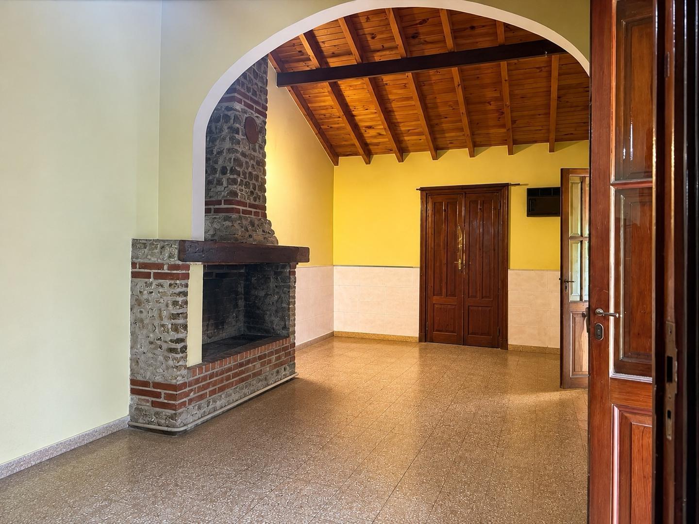 Foto de CASA 5 AMBIENTES BERNAL ESTE, imagen 3