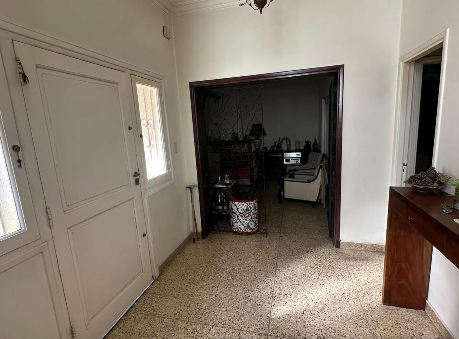Foto de VENTA CASA 4 AMBIENTES BERNAL CENTRO, imagen 4