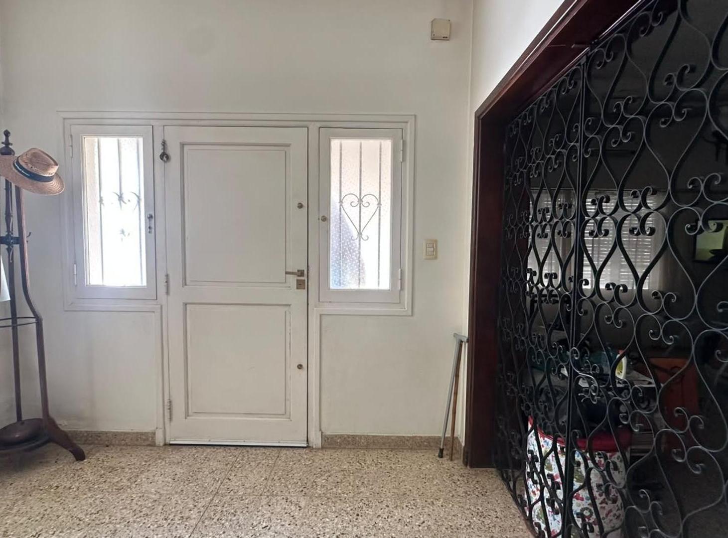 Foto de VENTA CASA 4 AMBIENTES BERNAL CENTRO, imagen 3