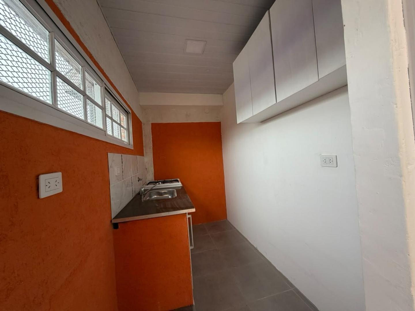 Foto de ALQUILER DEPARTAMENTO 2 AMBIENTES FCO SOLANO, imagen 4