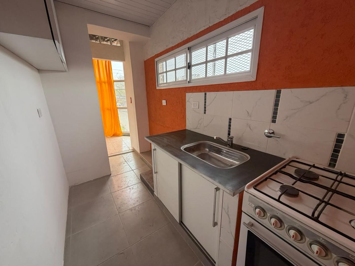 Foto de ALQUILER DEPARTAMENTO 2 AMBIENTES FCO SOLANO, imagen 5