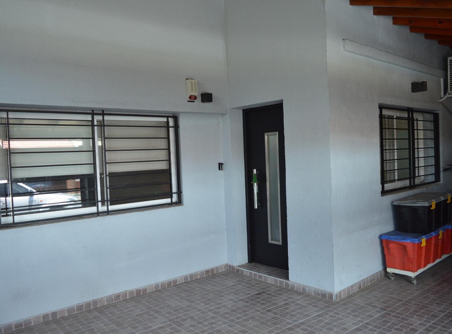 Foto de Venta Casa 3 Amb en Bernal, imagen 4