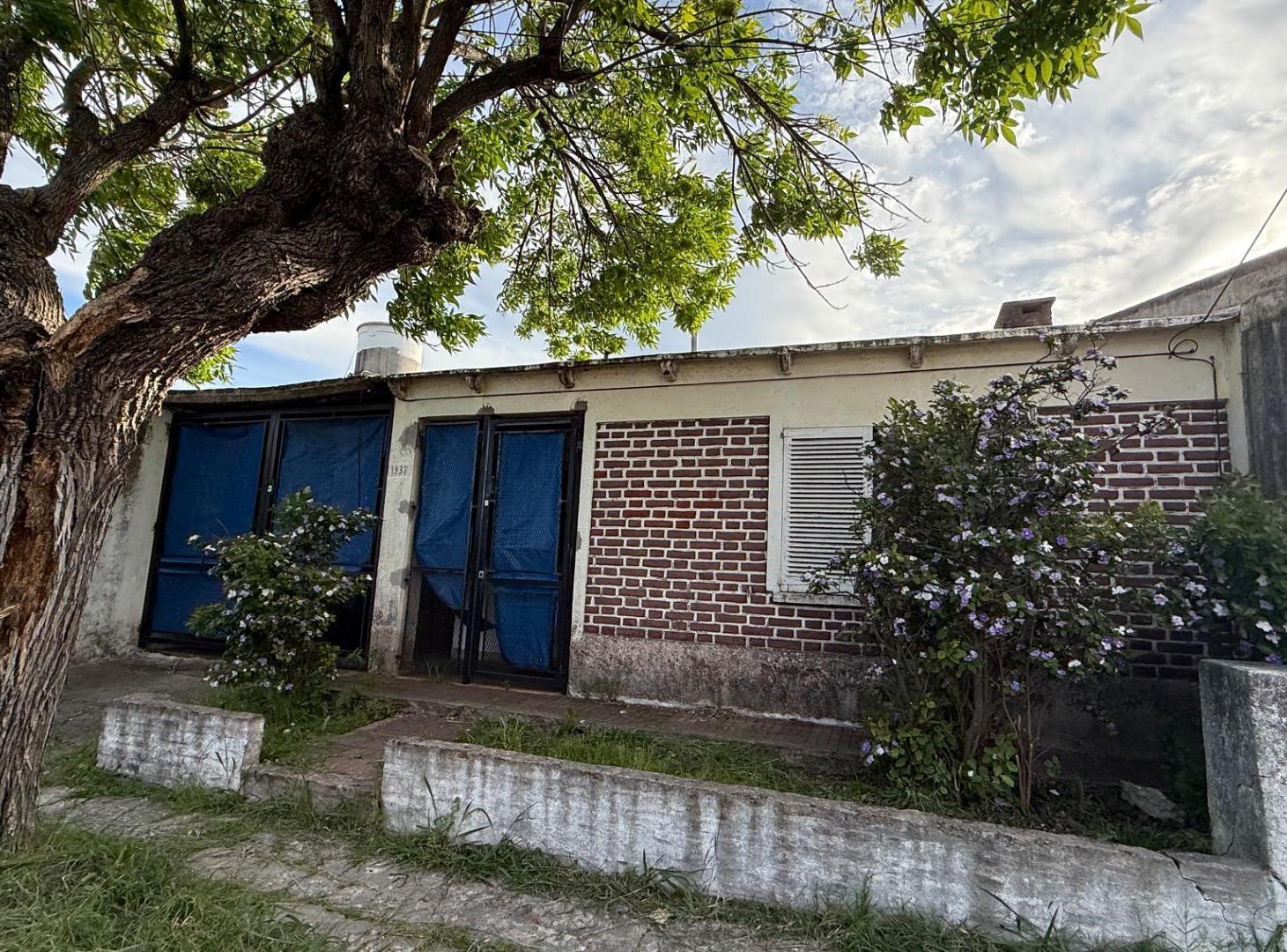Foto de Venta de casa 3 Amb doble cochera Quilmes oeste, imagen 2