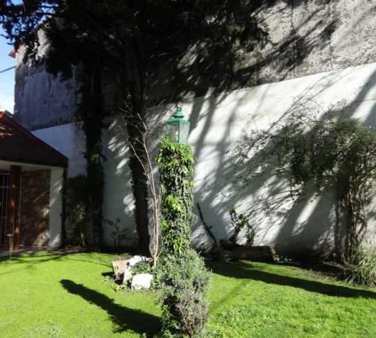 Chalet 4 Amb. 200 m². - Primera Junta 1