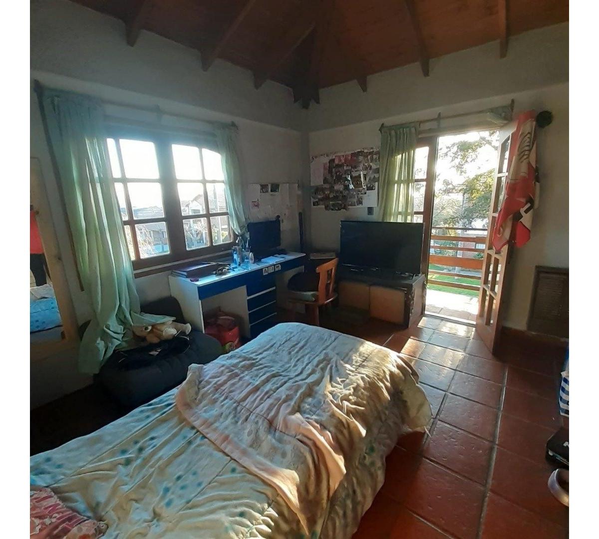 Chalet 6 Amb. en Tres Plantas - 234 m². - San Carlos 3