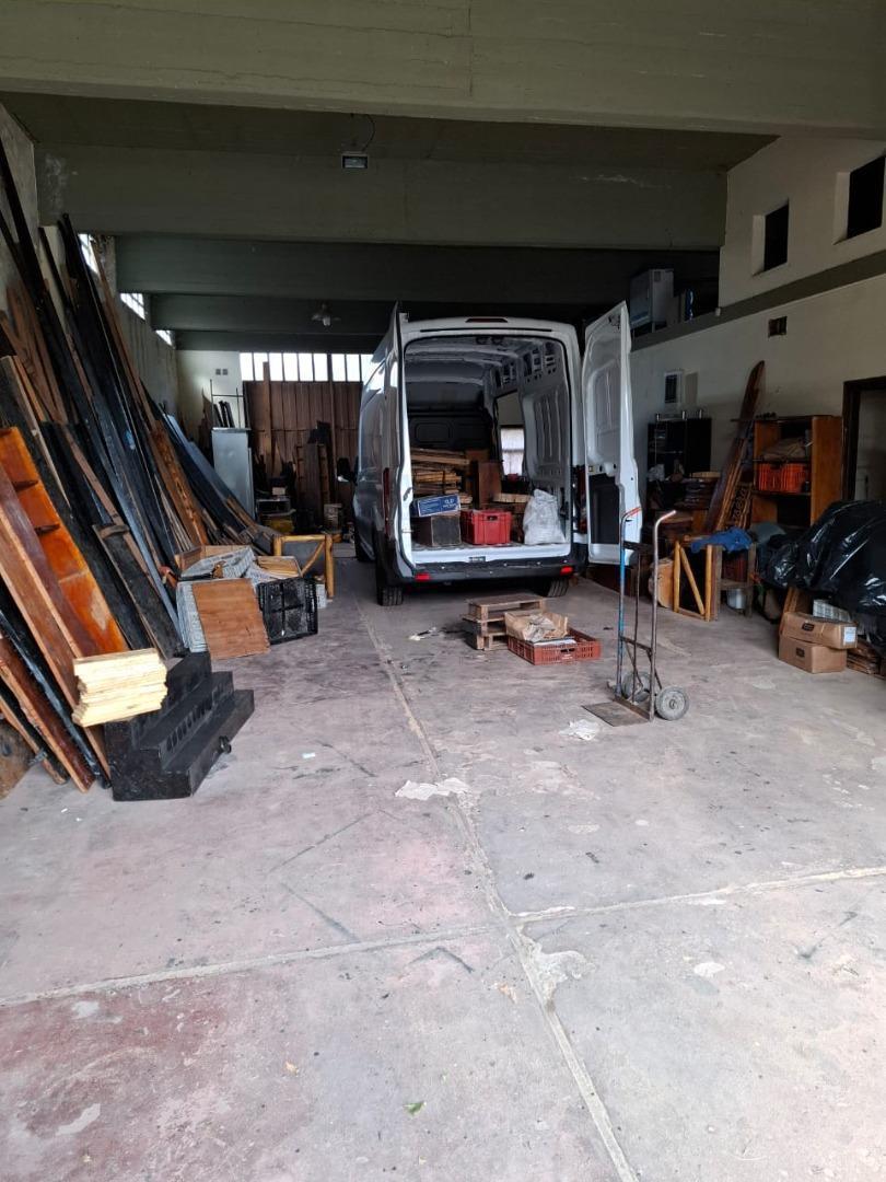 Galpon 250 m². Barrio Los Andes 3