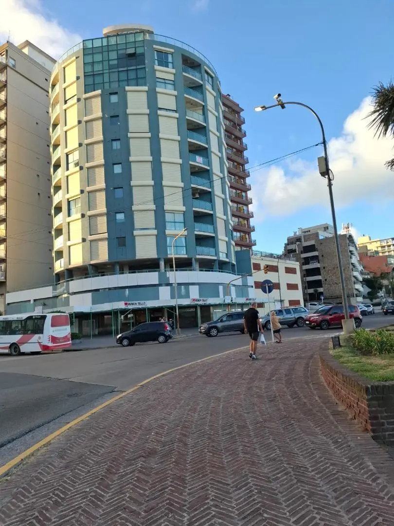 DTO. 3 AMB. 76 M2. AL FRENTE CON BALCON PUNTA IGLESIAS 1