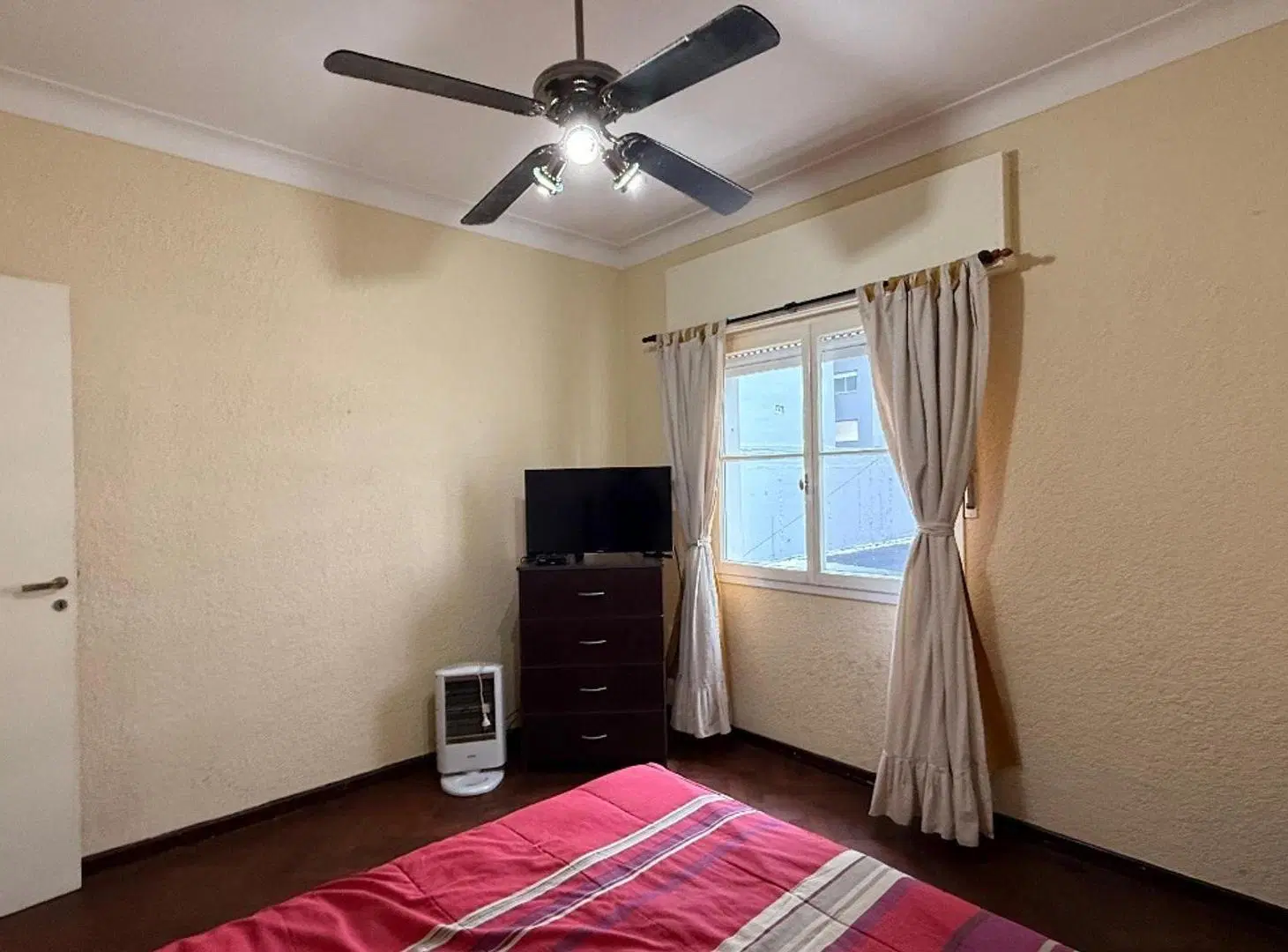Venta Dpto 4 ambientes zona centro 4