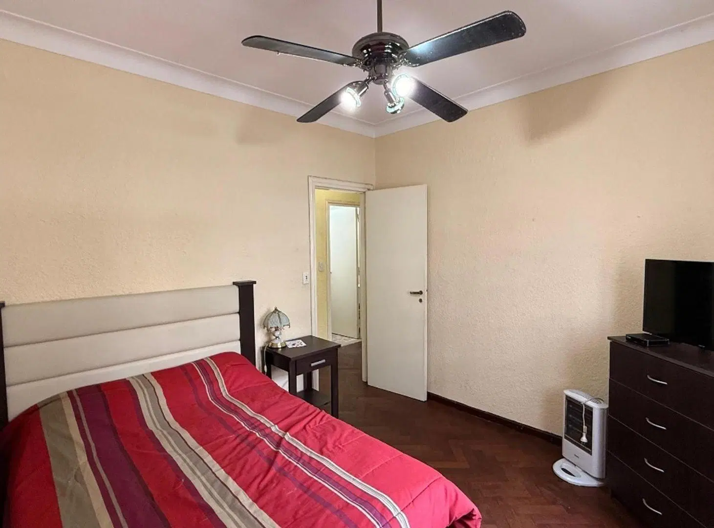 Venta Dpto 4 ambientes zona centro 2