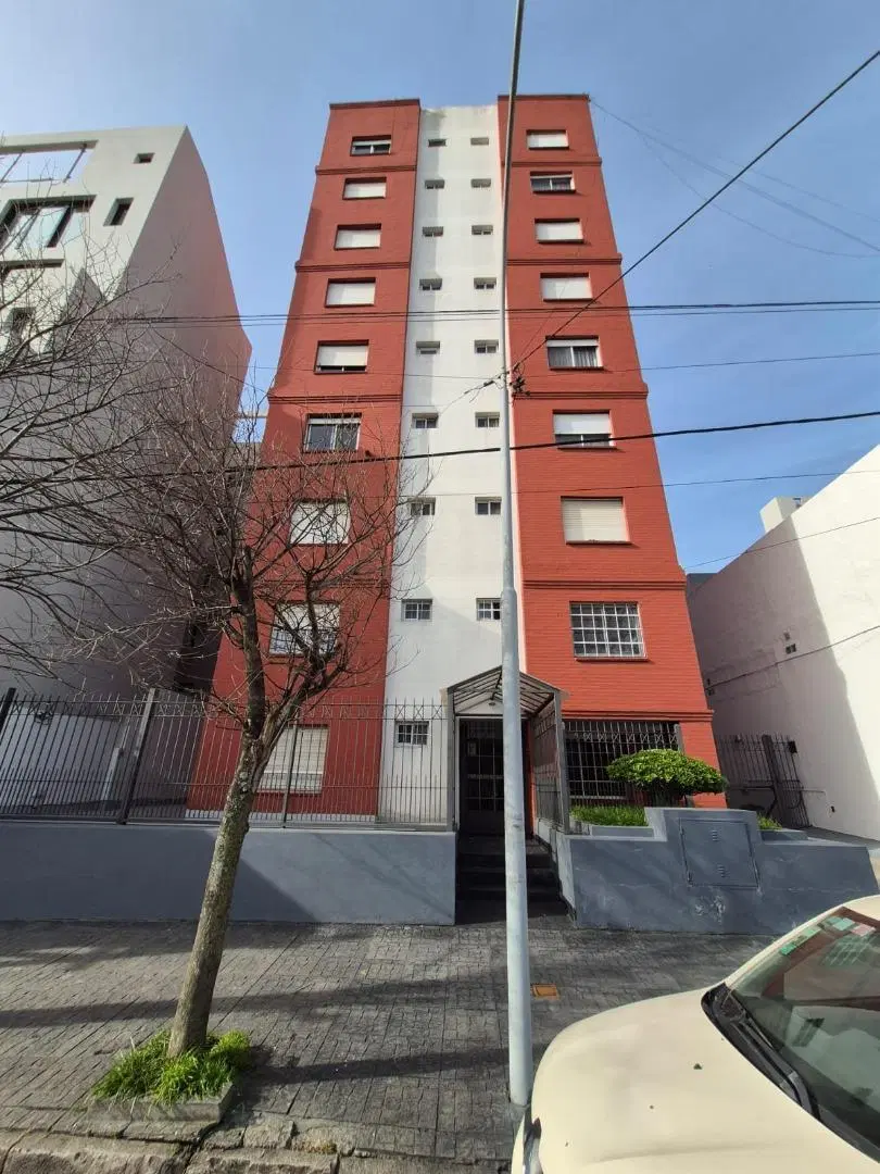 DTO. 3 AMB. 54 M2. AL FRENTE CHAUVIN 5