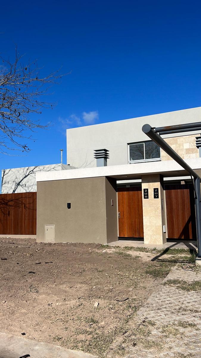 Casona en Venta de 4amb en Fincas de Hudson 3