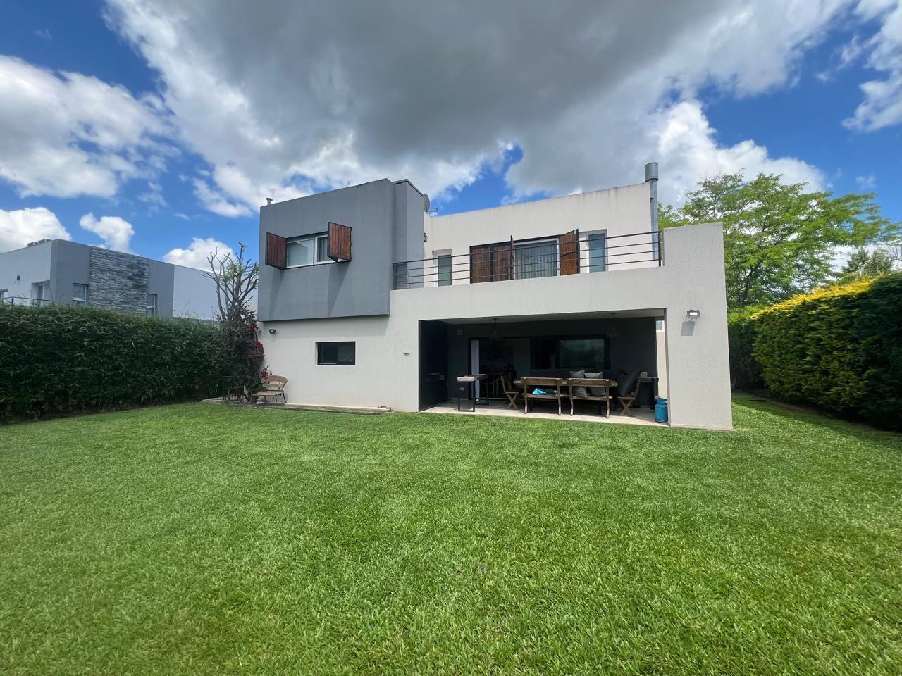 CASA EN VENTA EN FINCAS DE HUDSON