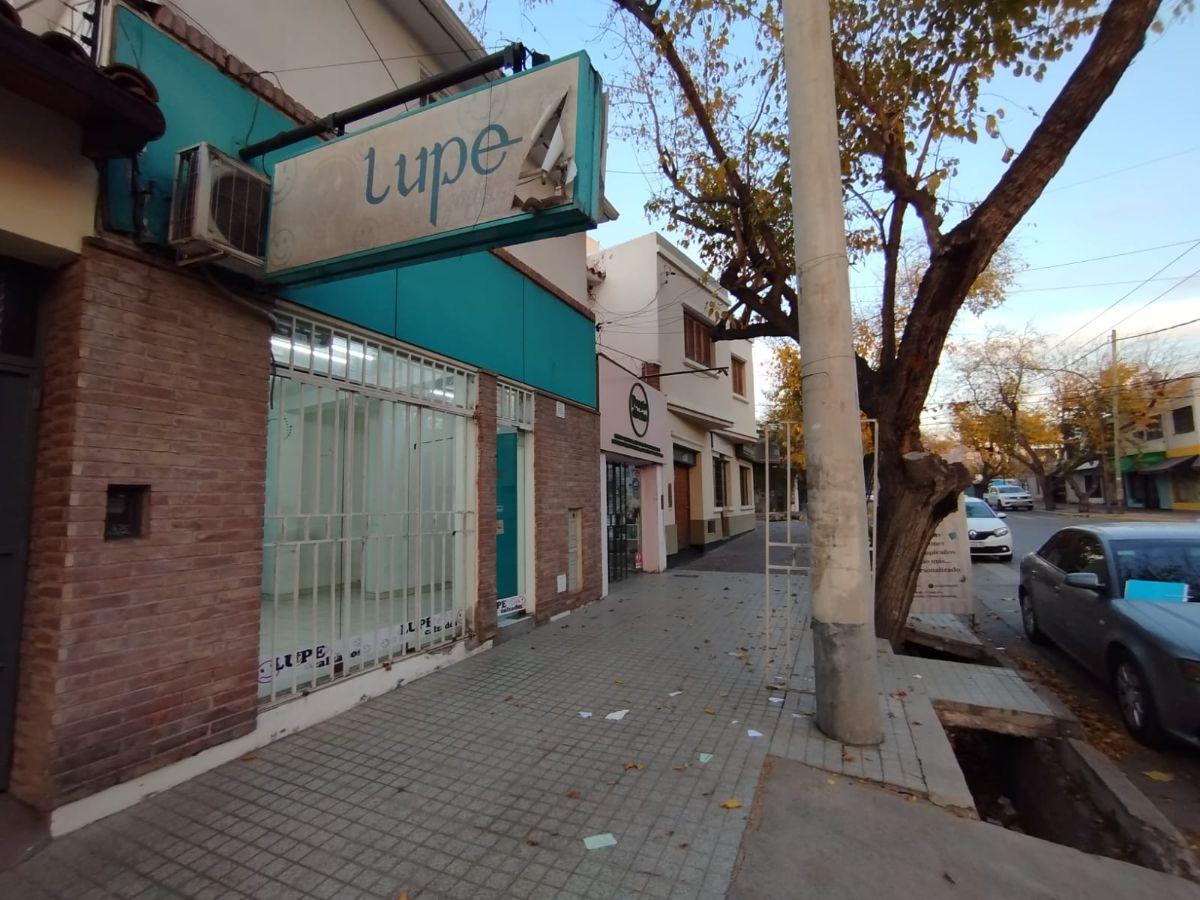 Alquiler de Local Comercial ubicación estratégica. Sexta Sección. Ciudad Capital