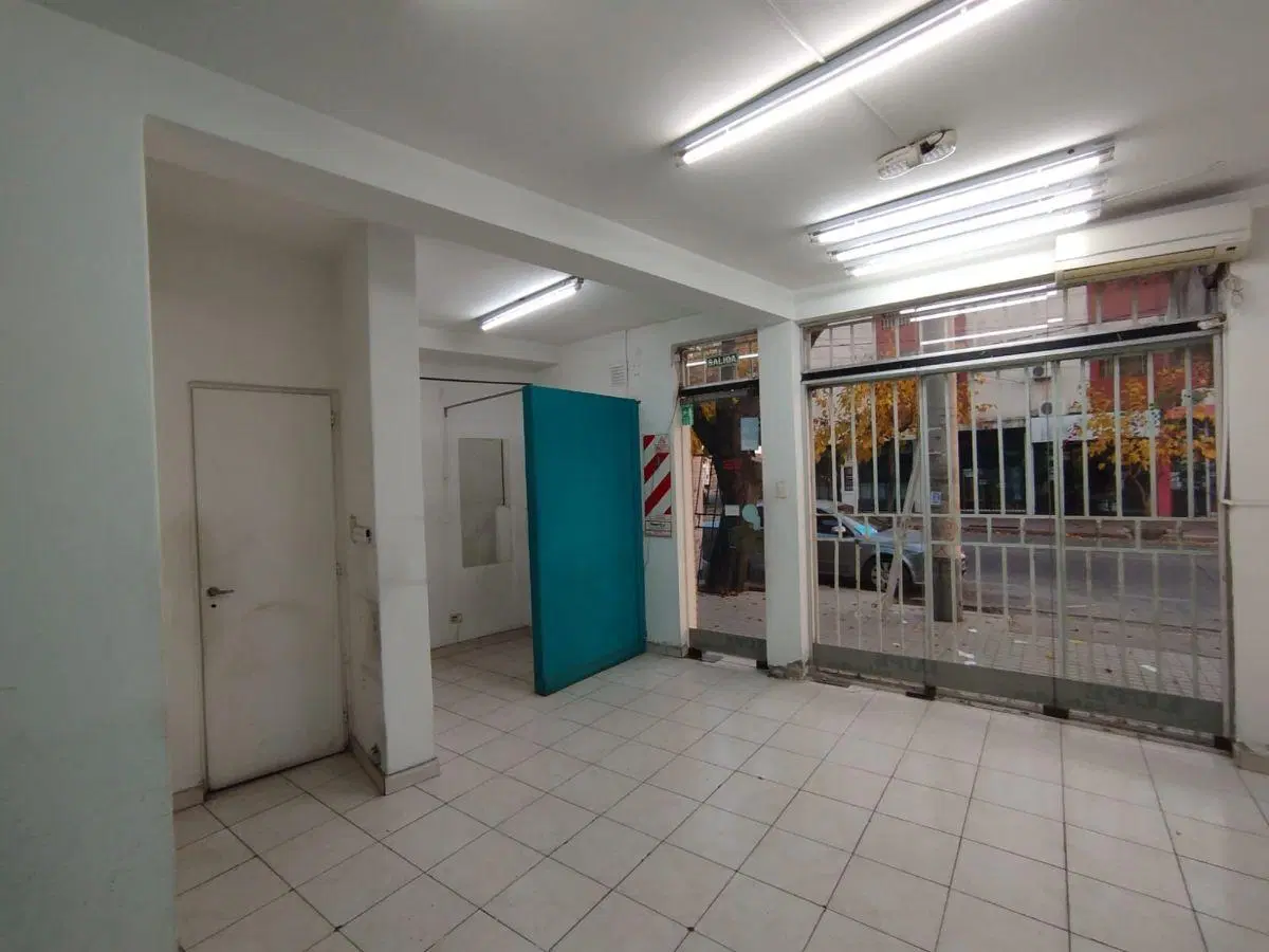 Alquiler de Local Comercial ubicación estratégica. Sexta Sección. Ciudad Capital 3