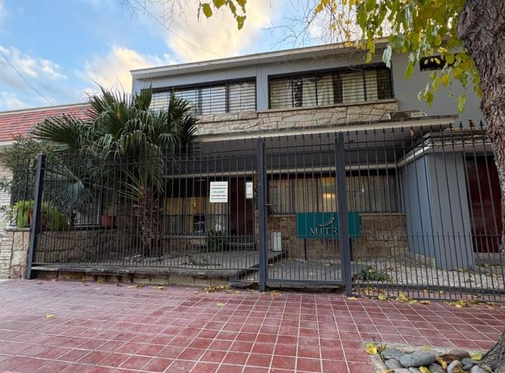 ALQUILER COMERCIAL BARRIO BOMBAL 2