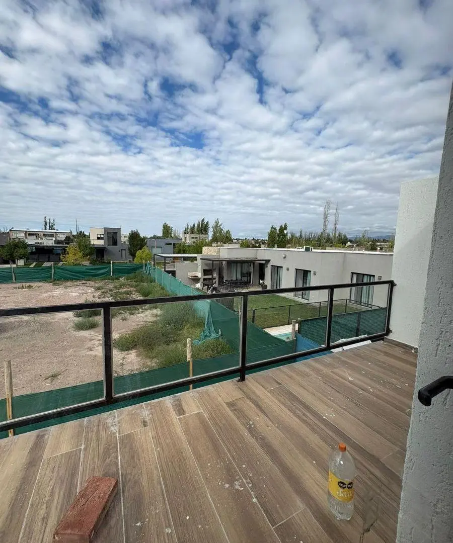 VENDO CASA EN BARRIO PRIVADO LUJAN DE CUYO 3