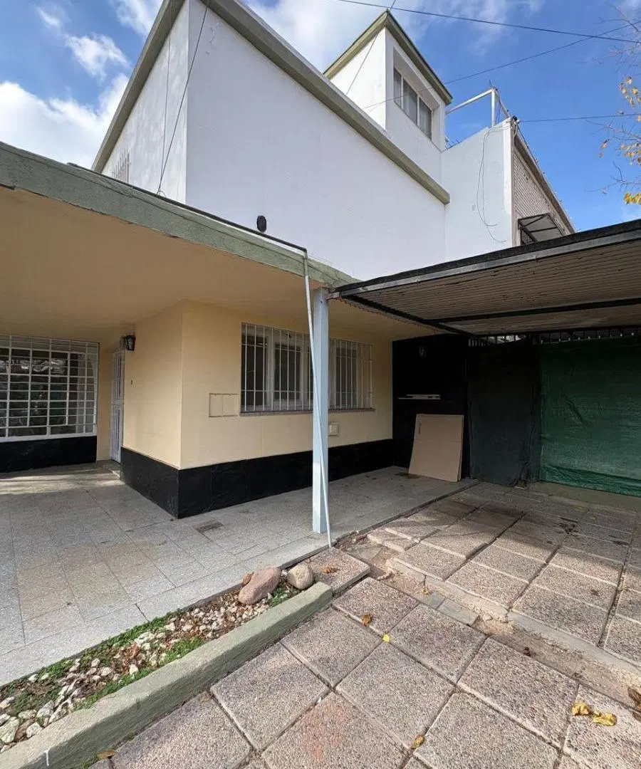 ALQUILO CASA EN GUAYMALLEN 1