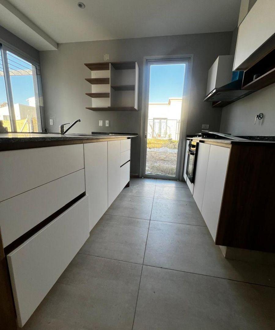 Foto de ALQUILO CASA EN BARRIO PRIVADO LA LUISA, imagen 1