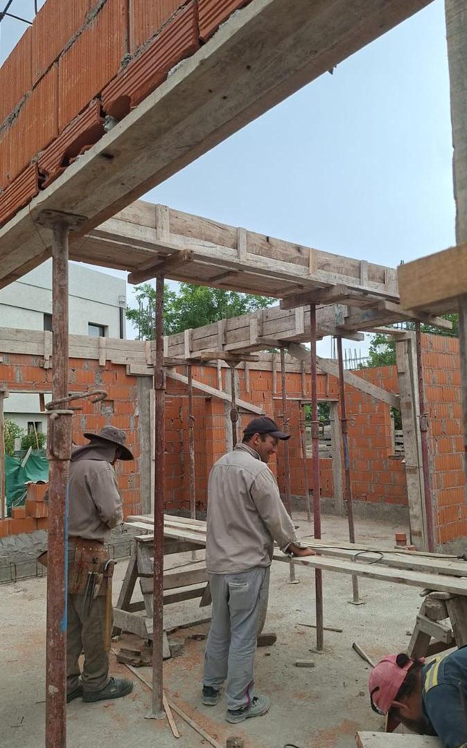 Venta Casa en San Pablo lote central - fondo a espacio verde.