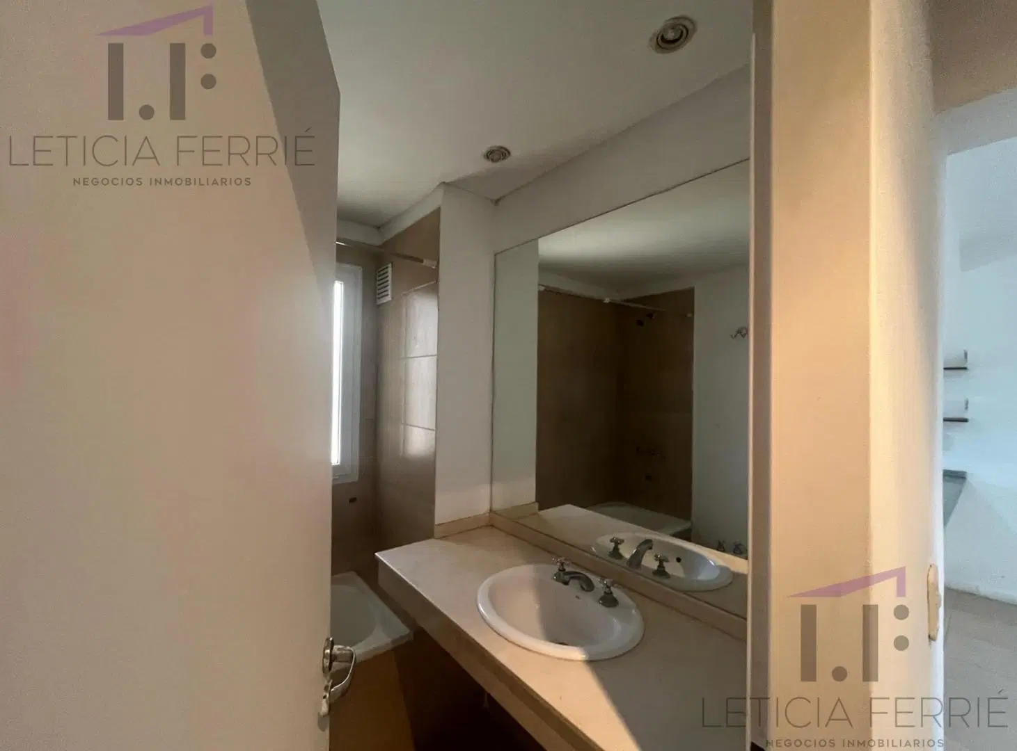 ALQUILER Departamento MONOAMBIENTE con jardín - La Madrugada II  - cochera techada - SEGURIDAD 24hs. 5