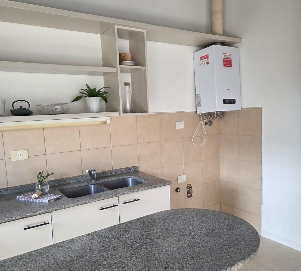 Foto de ALQUILER 2 AMB. PB con galería y parrilla, imagen 3