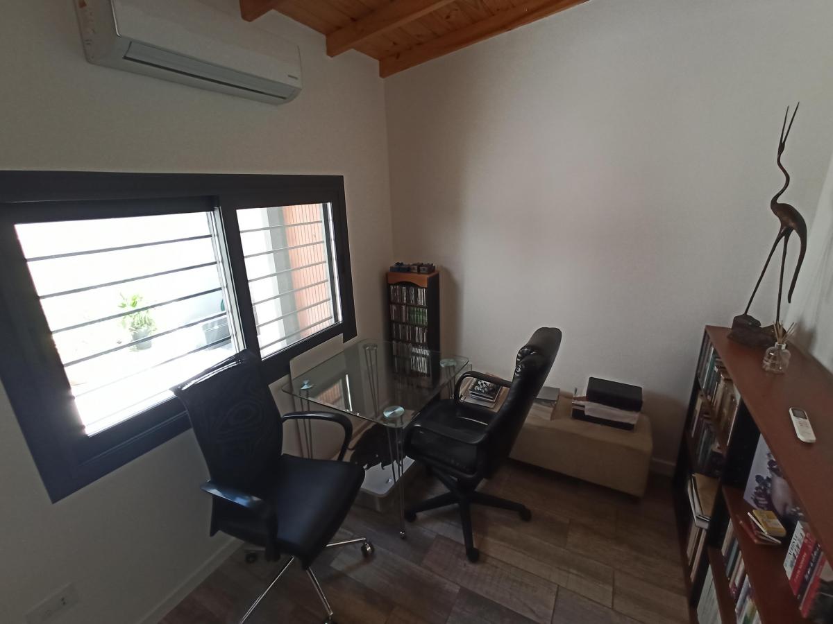Venta PH Tipo Casa Muy Luminoso con Patio, Terraza y Parrilla 5