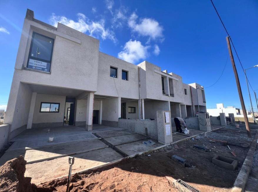 Quebradas de Manantiales – Dúplex de 3 dormitorios con 3 baños!
