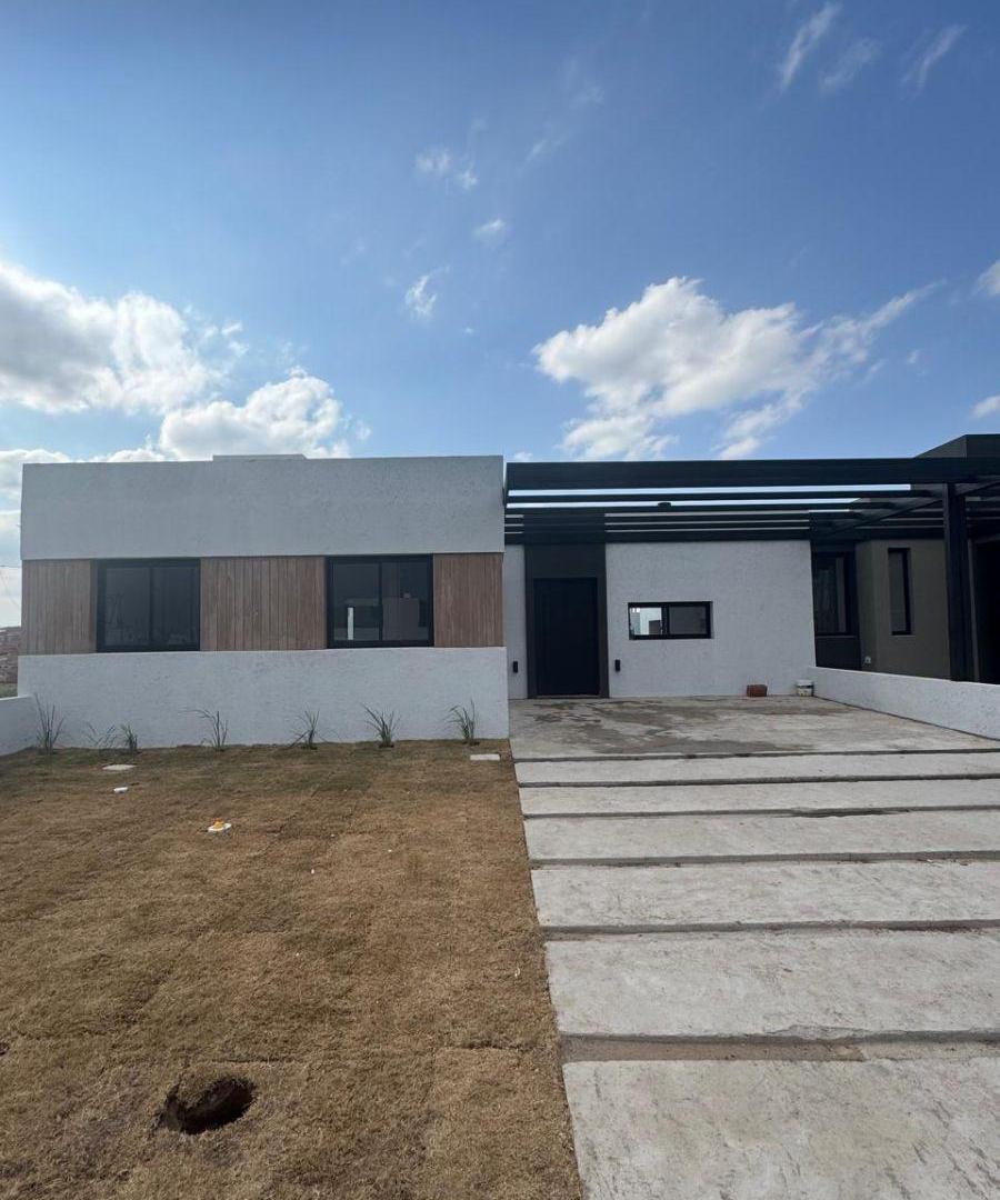 Casa a estrenar en Rincones de Manantiales en una planta