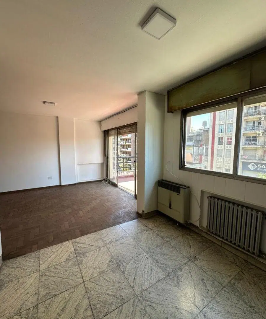 Piso en venta 3 dormitorios y medio externo, a metros de Nueva Córdoba. 5