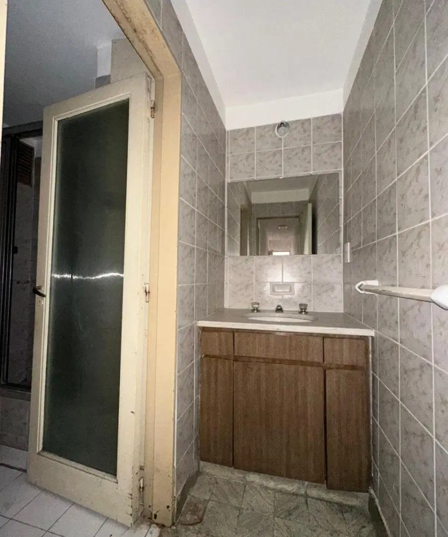 Piso en venta 3 dormitorios y medio externo, a metros de Nueva Córdoba. 2
