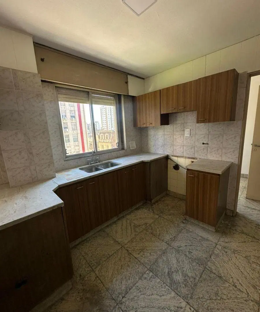 Piso en venta 3 dormitorios y medio externo, a metros de Nueva Córdoba. 4
