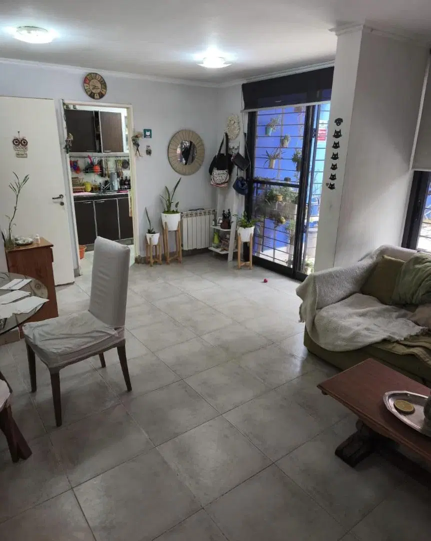 Cómodo departamento de 2 dormitorios con cochera doble! 2