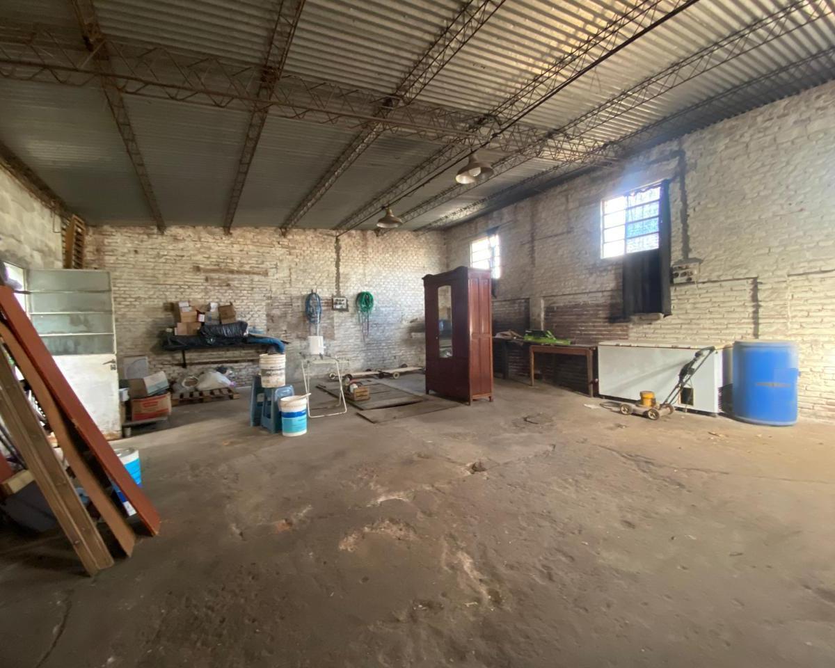 Casa en B° 9 de Julio con Galpón Para Usos Afines 2