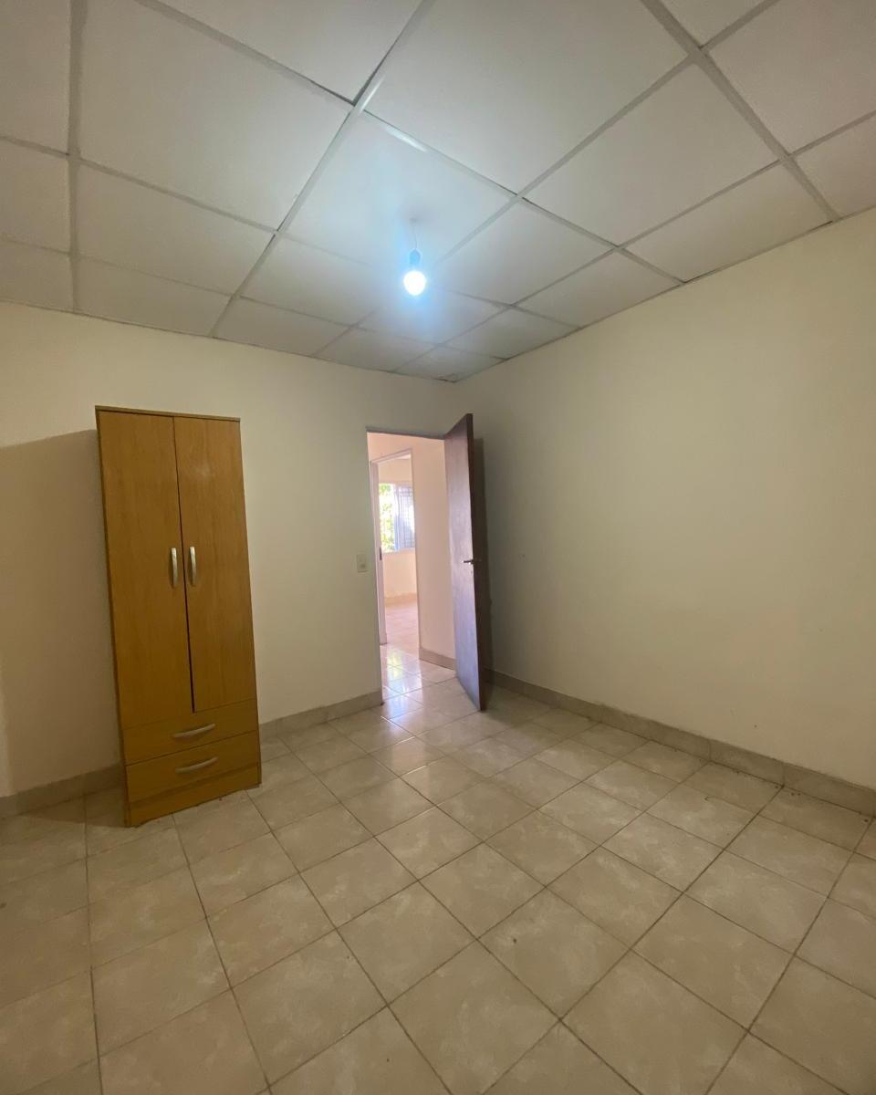 Casa de 2 Dorm. en B° Güemes 5