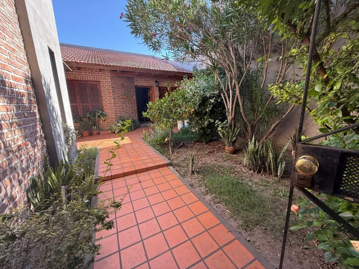 CASA EN VENTA BARRIO 9 DE JULIO 3