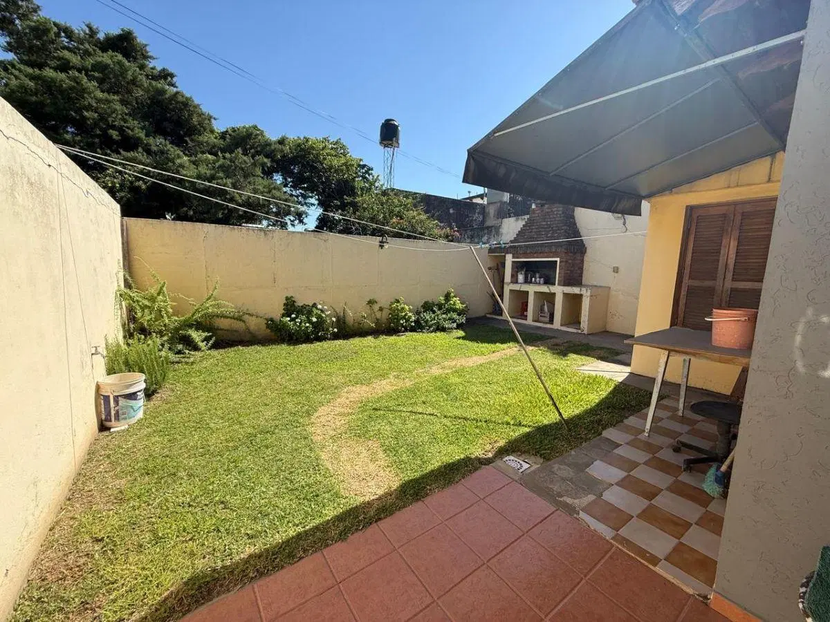 CASA EN VENTA BARRIO 9 DE JULIO 2
