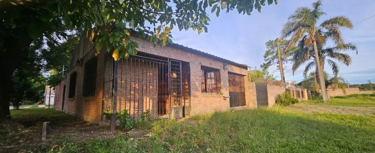 Casa con 2 dormitorios y 205 m² en venta en Central Guadalupe 1