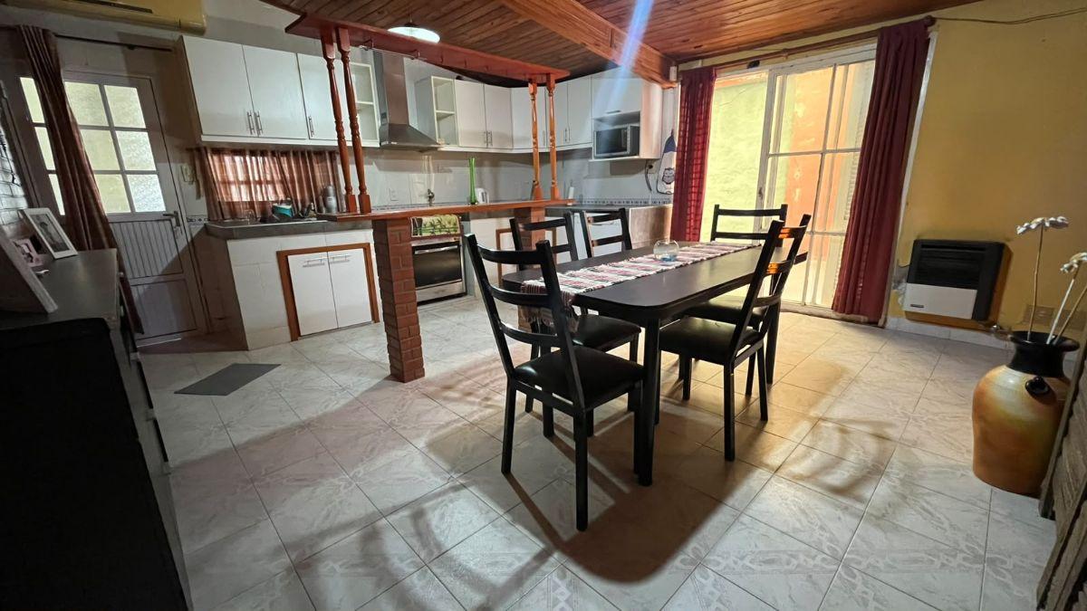 Foto de Venta casa de 3 dormitorios- Barrio Belgrano, imagen 3