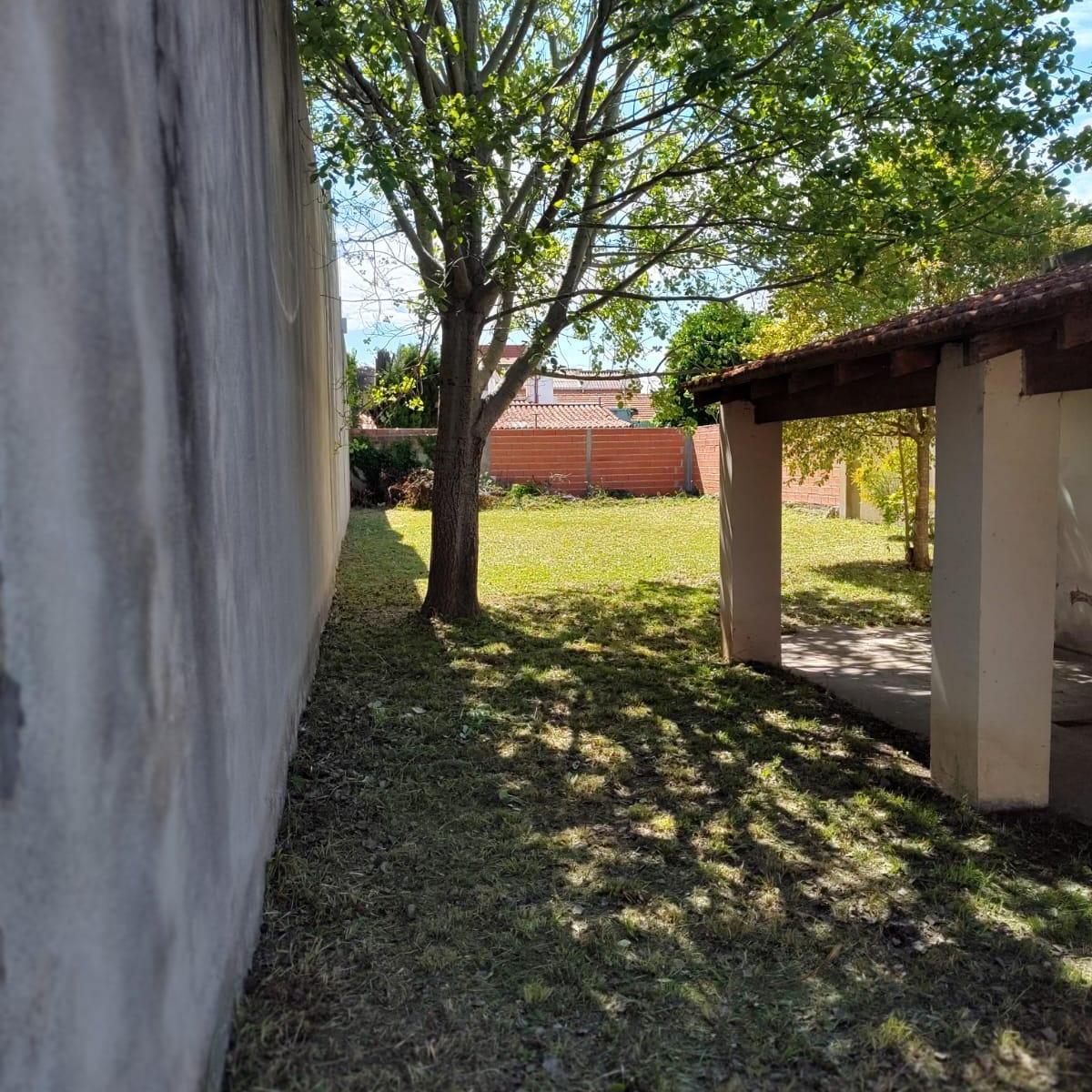 Casa Sobre Gran Lote en Av 26 - Miramar 4