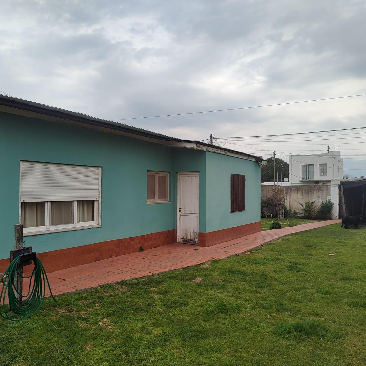 Casa y Lote de Terreno. 3