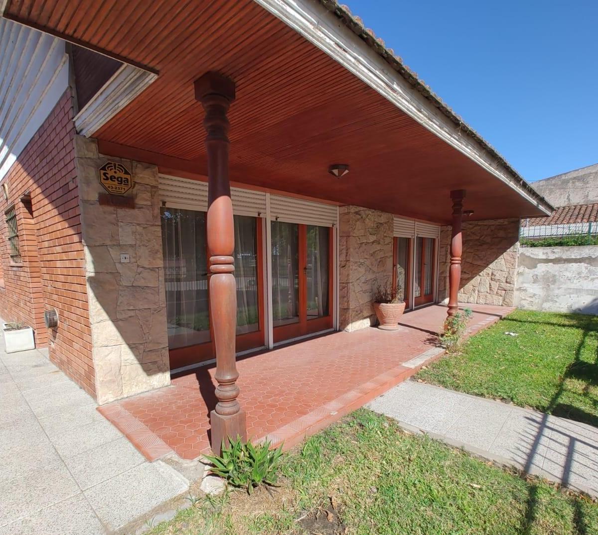 Amplio Chalet en Miramar 4