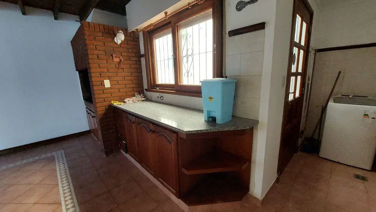 Chalet 3 dormitorios en PH - ZONA I - Miramar 3