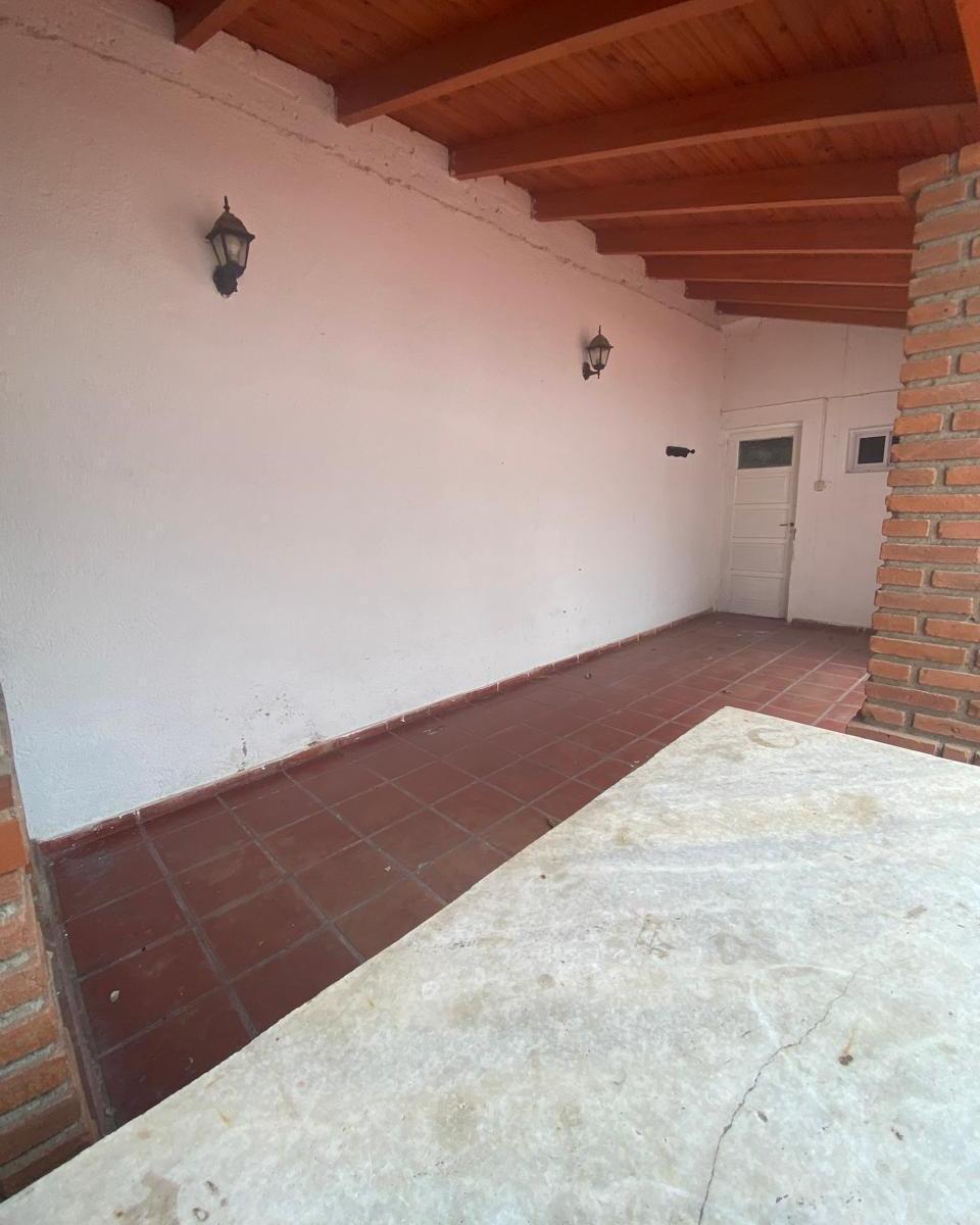Casa Amplia de 4 Dorm. en Juniors: ¡Ubicación Privilegiada! 4