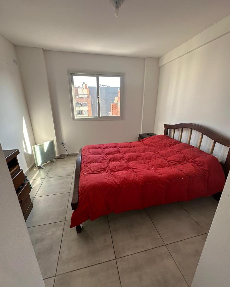 Excelente Ubicación Depto. en Venta de 2 Dorm. con en 24 de Septiembre 5
