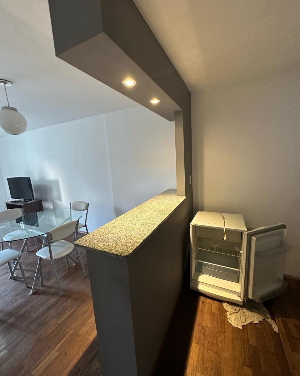 Depto en Venta, Centro. Dos Dorm. 5