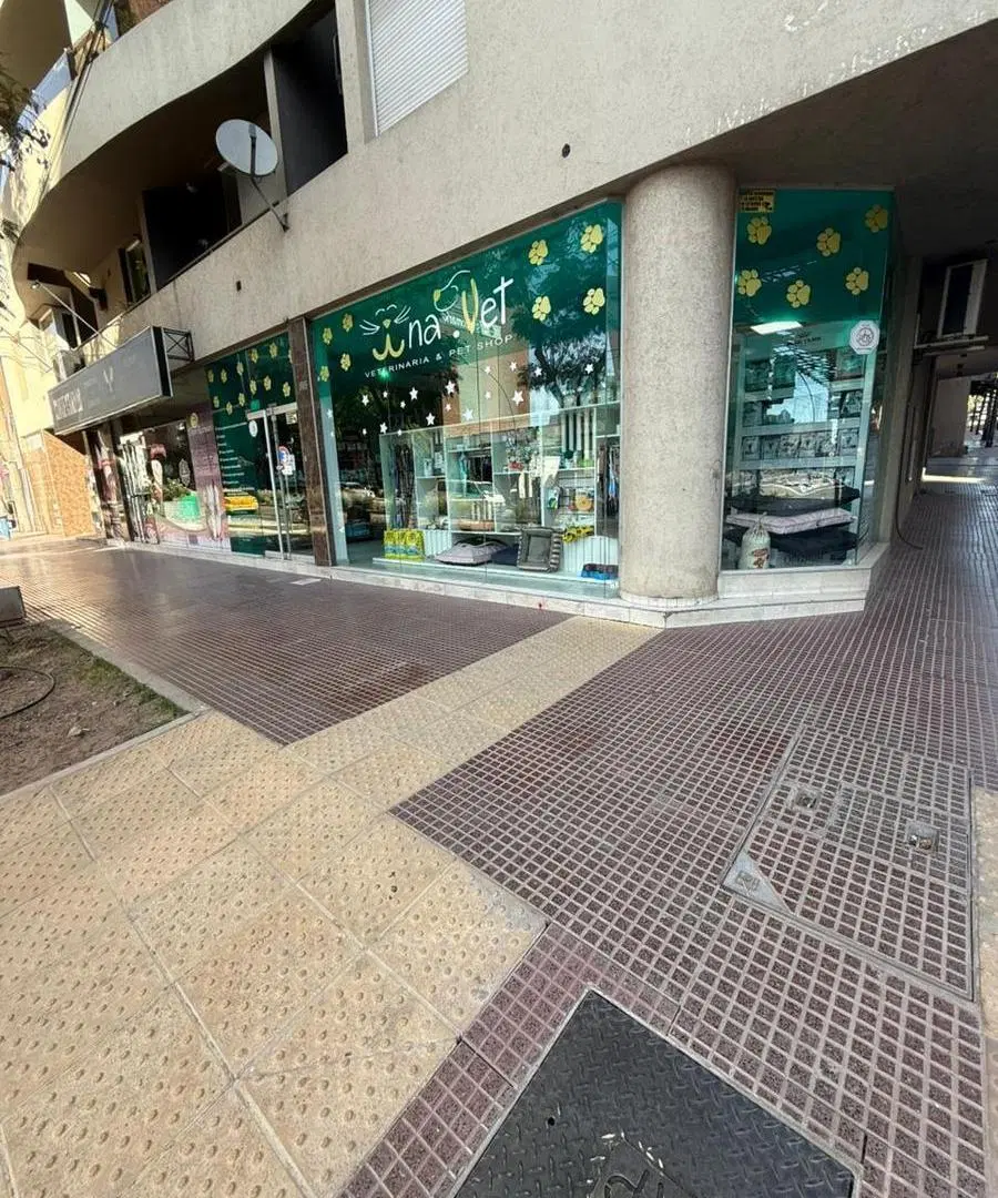 Local comercial 120 m² en esquina San Juan y Calasanz | Apto gastronómico 4