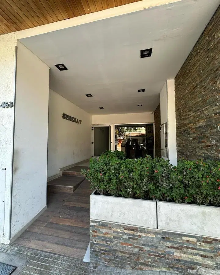 DEPARTAMENTO 2 Dormitorios Barrio General Paz con 2 cocheras 5