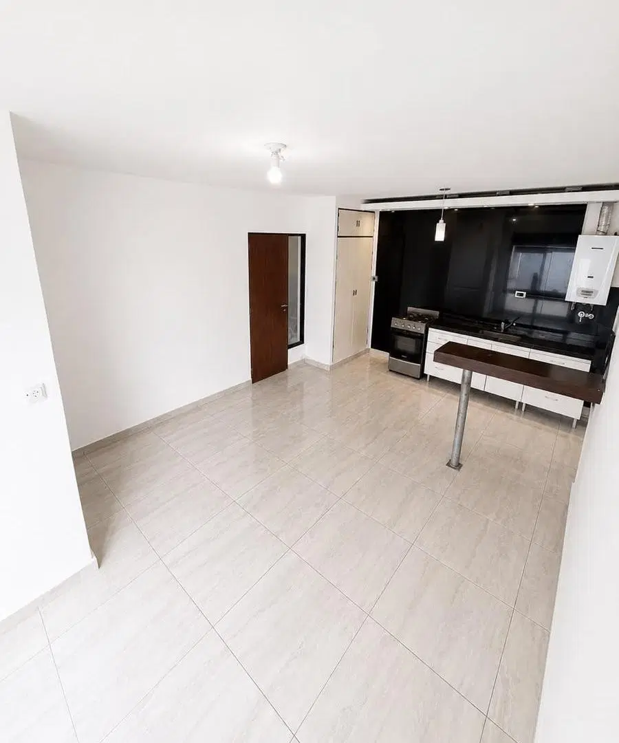 Barrio Jardín | Casa 3 dormitorios con amplio patio y cochera | Excelente ubicación 2