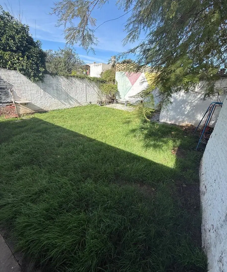 Barrio Jardín | Casa 3 dormitorios con amplio patio y cochera | Excelente ubicación 3