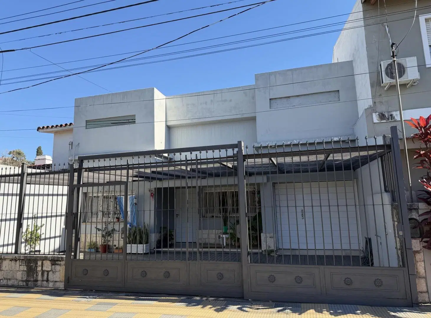 Juniors | Casa 3 dorm. con pileta y cochera para 3 vehículos | Excelente ubicación 5